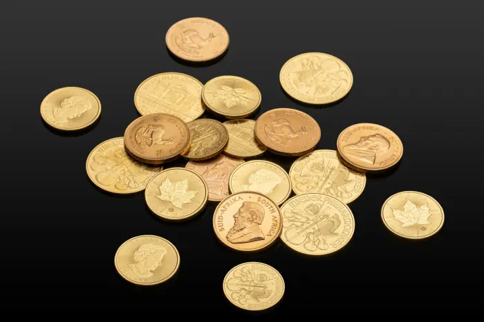 Gold sovereign & 20-franc lot