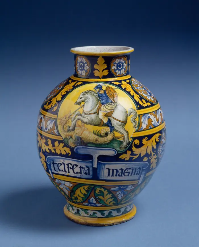 Italian maiolica vase, 19th century